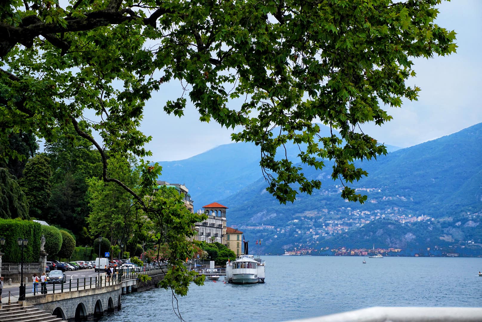 Vedere de la Lacul Como