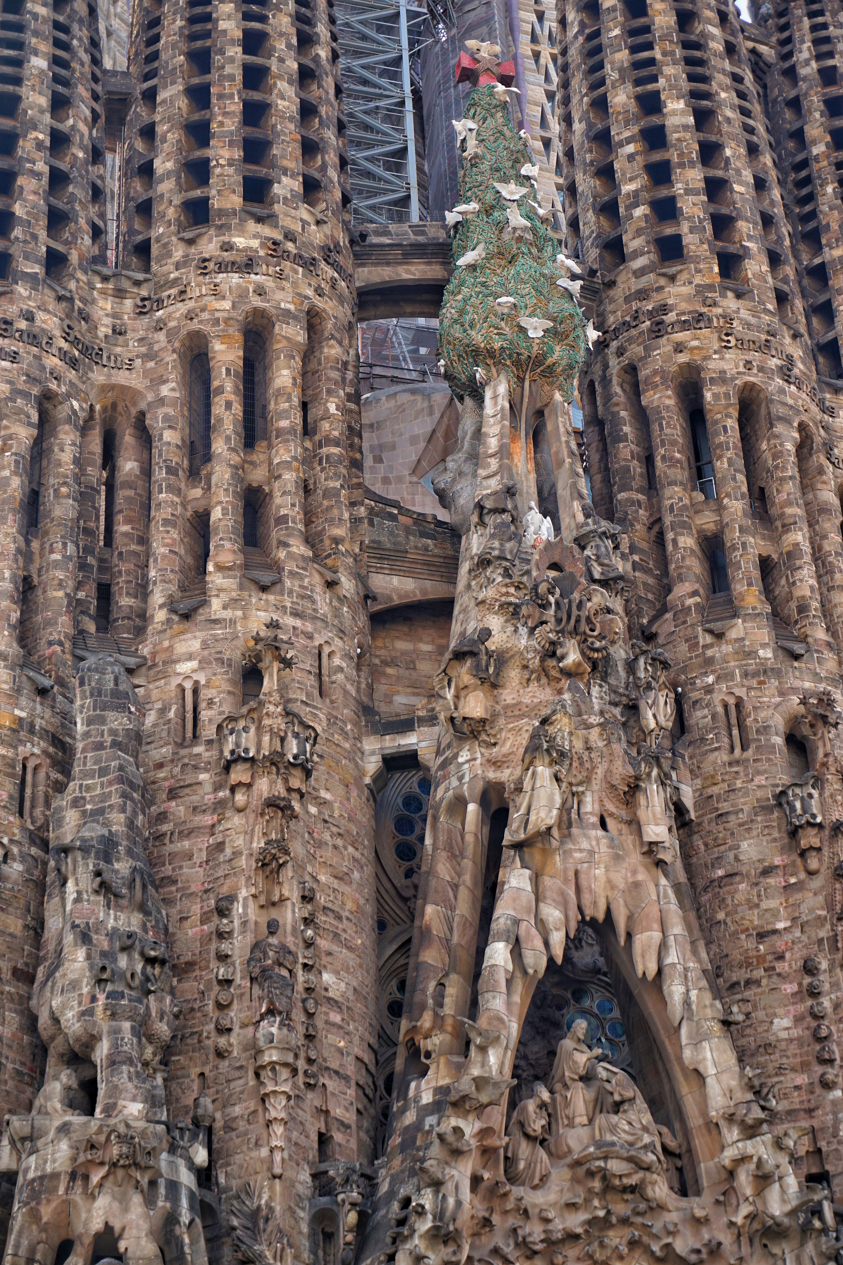 Detaliile arhitecturii Sagrada Familia