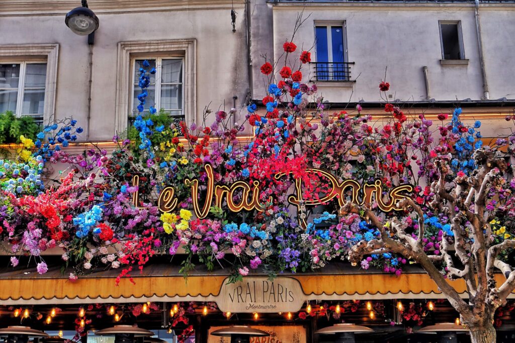 Le Vrai Paris Cafe