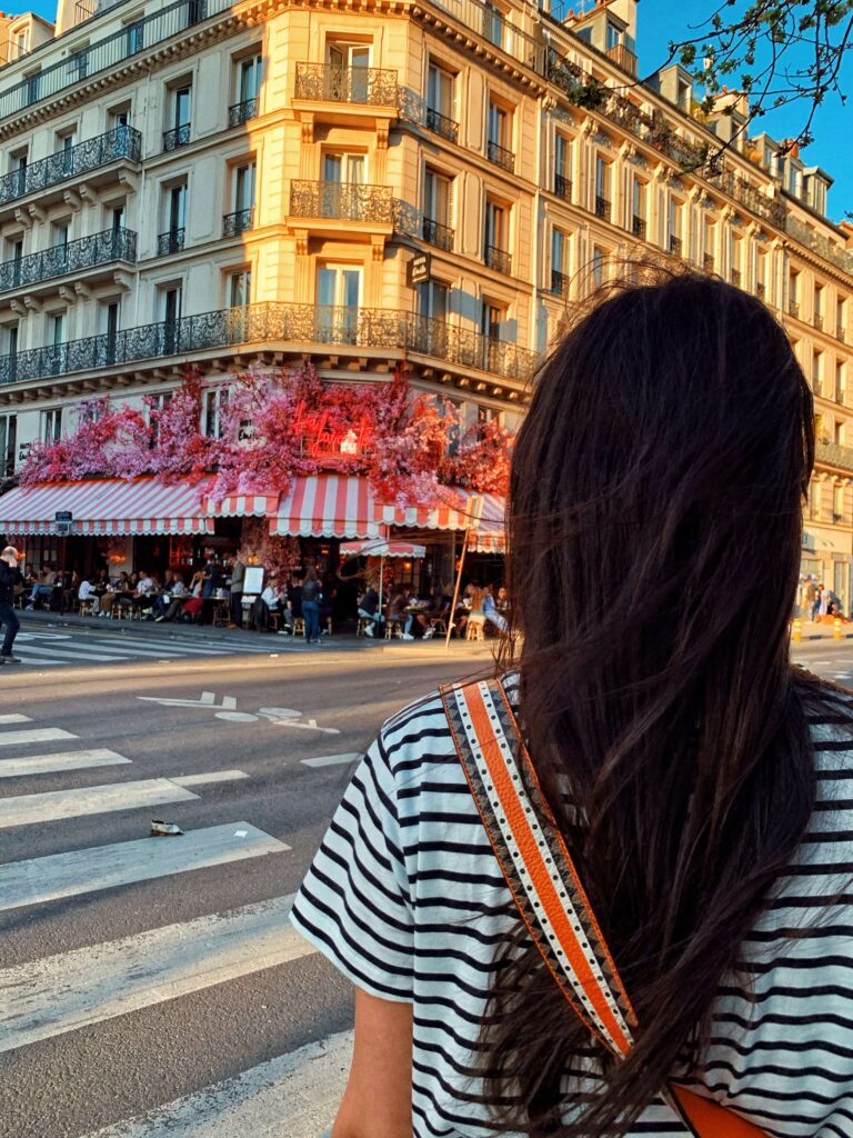 La Favorite Cafe Paris