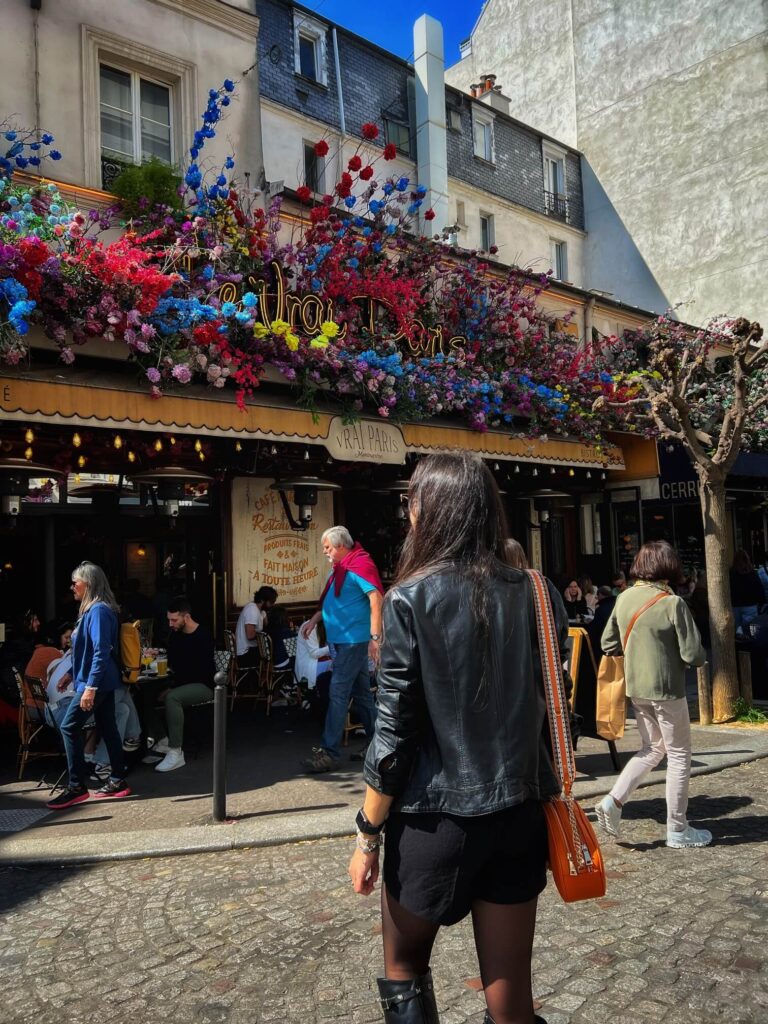 Le Vrai Paris Cafe