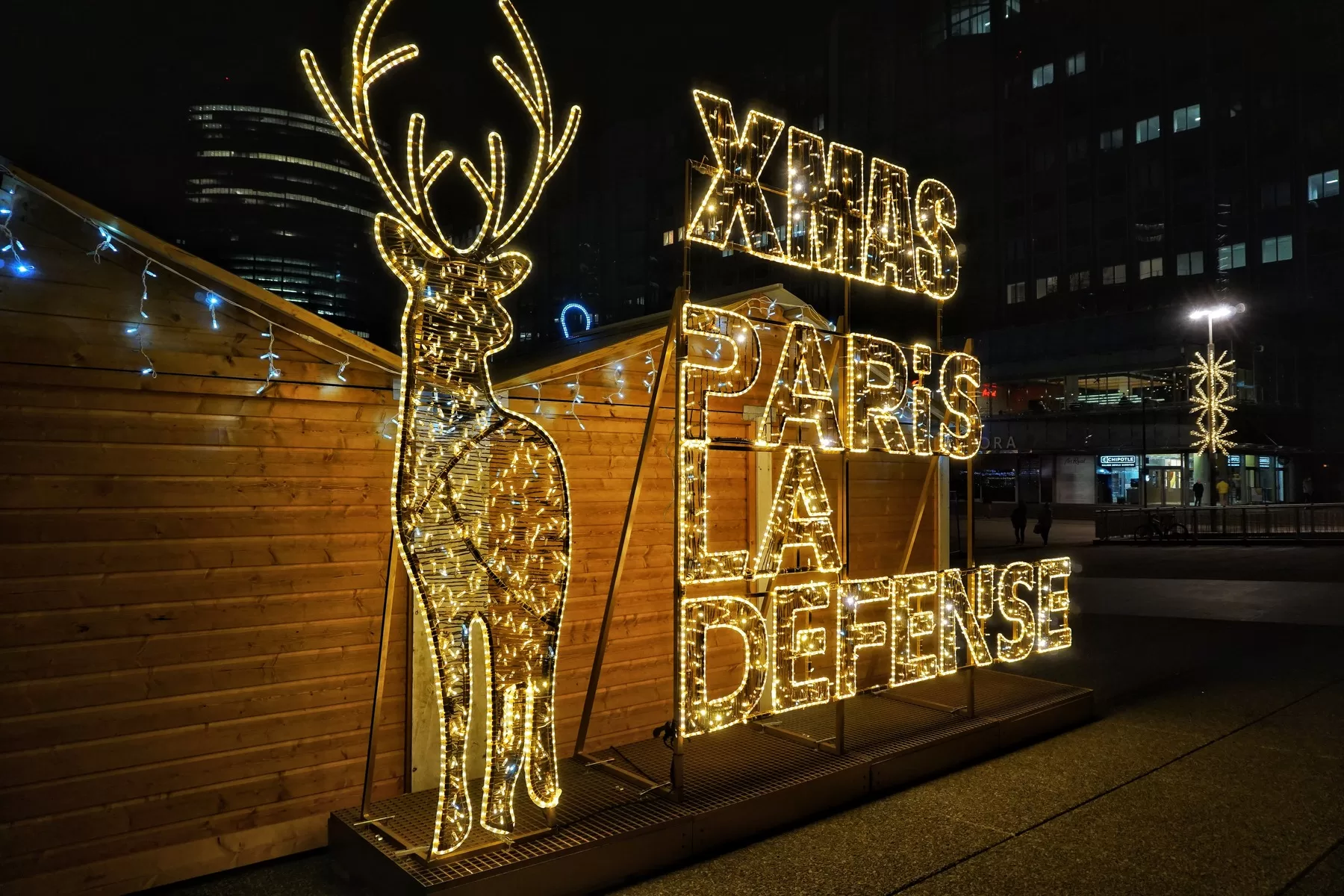 christmas market la defense paris