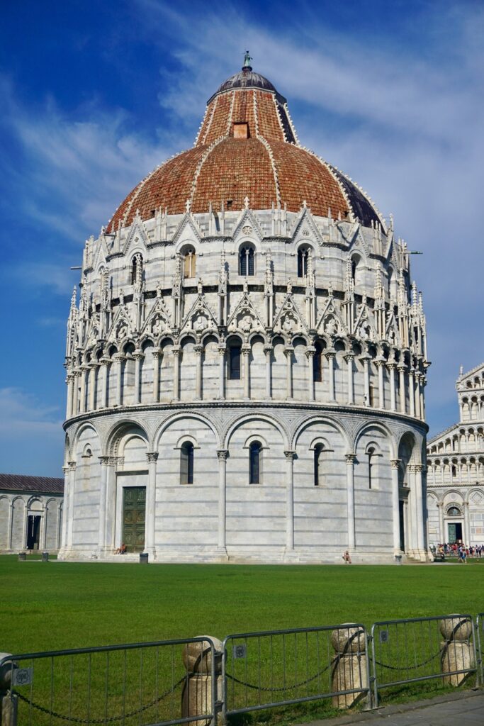 Baptiseriul din Pisa Obiective Turistice