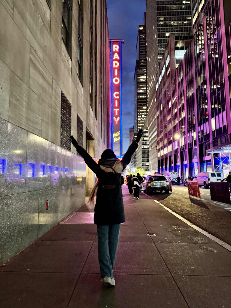 Radio City New York Obiective Turistice Attractions